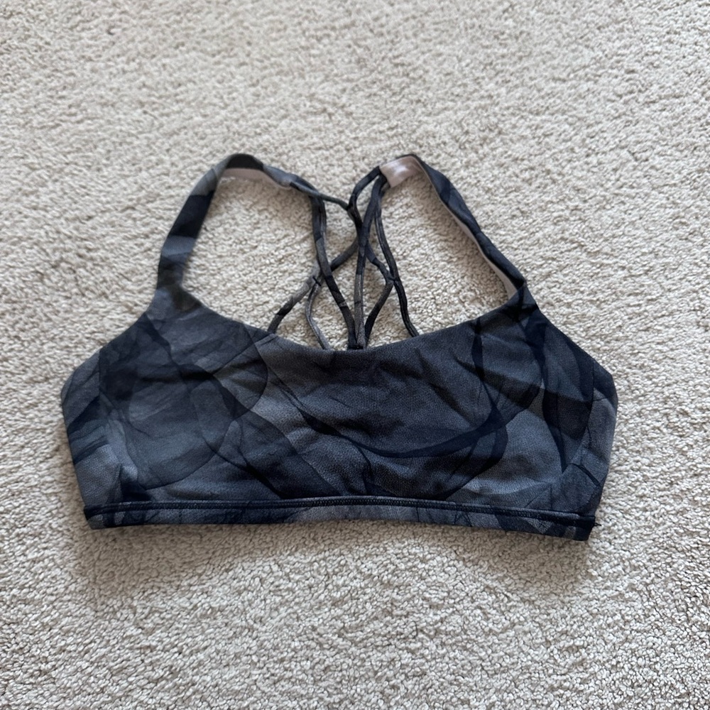 Lululemon sports bra
